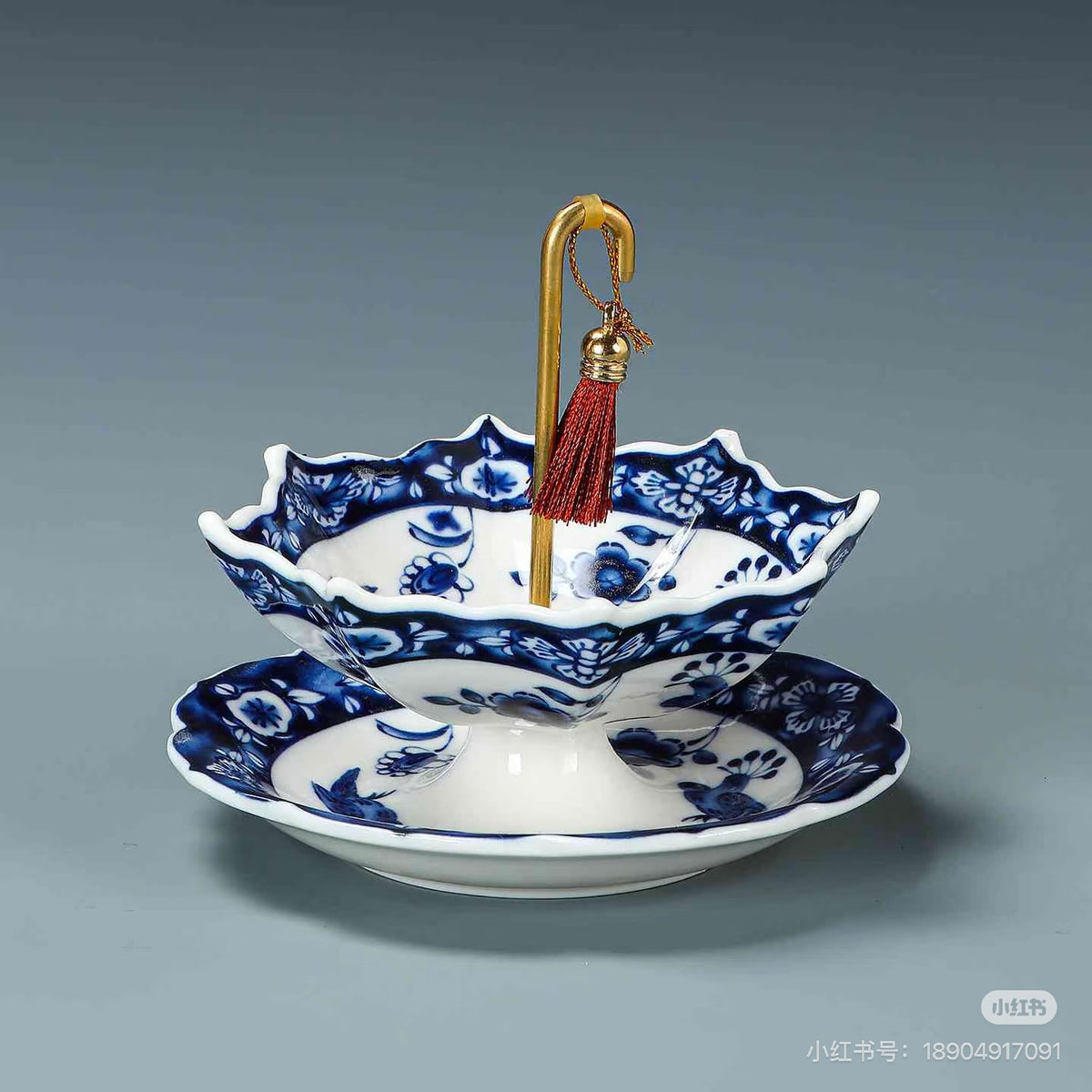 Classic Bohemian Blue-and-White Porcelain Peony Flower Umbrella Tea Infuser Set - Vintage Floral Ceramic Loose Leaf Strainer with Tassel & Saucer, Teacup Strainers & Filters, Rustic Kitchen Table Decor for Tea Lovers