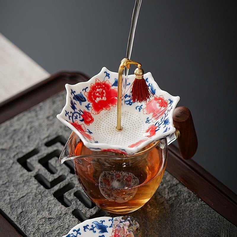 Classic Bohemian Blue-and-White Porcelain Peony Flower Umbrella Tea Infuser Set - Vintage Floral Ceramic Loose Leaf Strainer with Tassel & Saucer, Teacup Strainers & Filters, Rustic Kitchen Table Decor for Tea Lovers