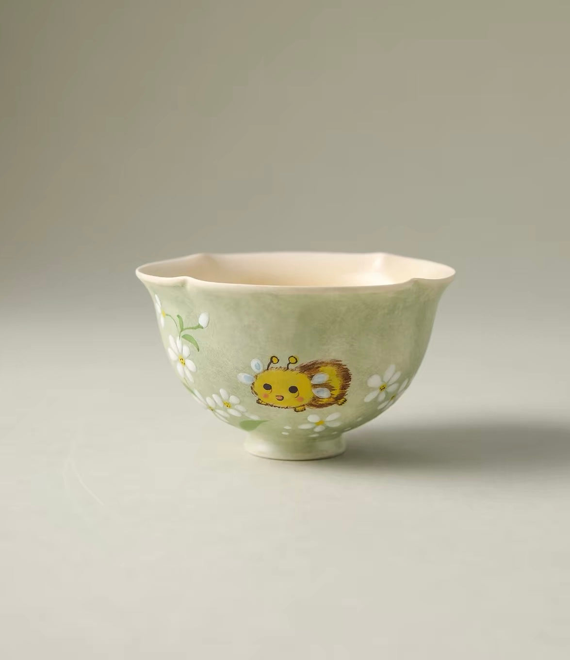 Green Porcelain "Bee Dance" Tea Set – Neo-Chinese Style 1-Teapot 2-Cup Set, Light Luxury Home Teaware for Solo or Shared Brewing